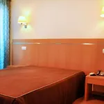 Canada Hotel 2*