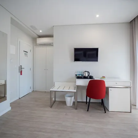 Canada Hotel 2*