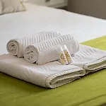 Canada Hotel 2*