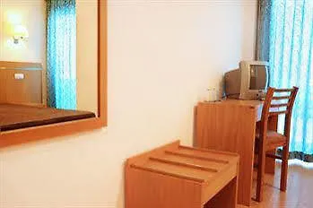 Canada Hotel 2*